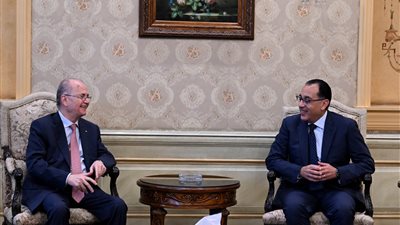 رئيس الوزراء الفلسطيني يشيد بالكهرباء في مصر.. ومدبولي: لدينا إمكانات كبيرة 