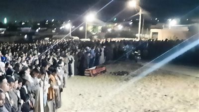 جنازة مهيبة أثناء تشييع جثمان الشاب طه ضحية بئر المنيا إلى مثواه الأخير| صور 