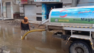 استمرار أعمال كسح مياه الأمطار بكفر الشيخ استعدادا لعيد الفطر