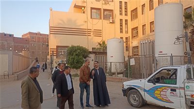 البحث عن الجثة الخامسة ضمن ضحايا سقوط ميكروباص من أعلى المعدية النيلية ببني سويف 