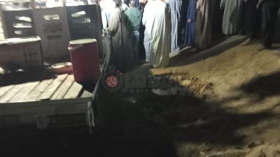 دفنوها بجوار ابنها.. تشييع جثمان مسنة ضحية حادث دهس في الفيوم