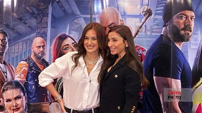 أمينة خليل ودينا الشربيني يحضران العرض الخاص لفيلمهما شقو | صور