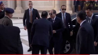 السيسي يصل إلى مركز مصر الثقافي الإسلامي بالعاصمة الإدارية لأداء صلاة عيد الفطر