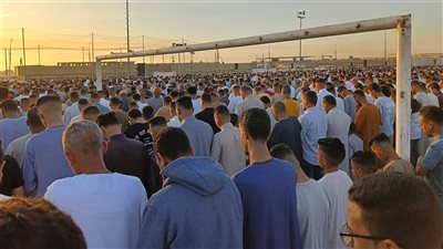 الآلاف من أهالي أسوان يؤدون صلاة عيد الفطر المبارك