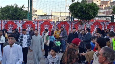 أسر المرضى الفلسطينيين بمستشفيات المنوفية يؤدون صلاة العيد مع أشقائهم المصريين | صور