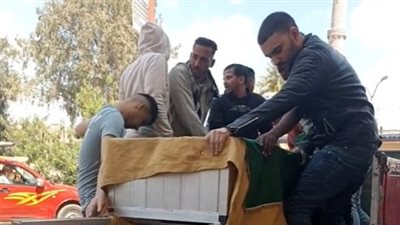 كانوا جايين يقضوا العيد وسط أهلهم.. تشييع جثامين ضحايا انقلاب ميكروباص في نيل بني سويف | بث مباشر 