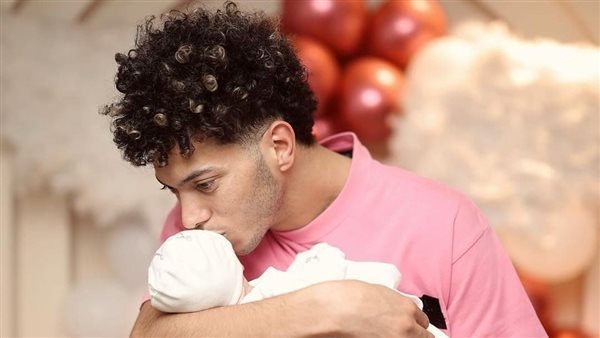 إمام عاشور وابنته