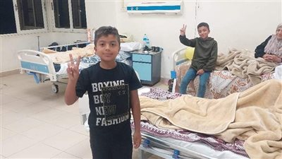 حاسين بالأمان.. فرحة وسعادة المرضى الفلسطينيين ومرافقيهم بعيد الفطر في المنوفية| صور