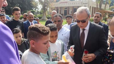 القليوبية ×24| محافظ القليوبية يتفقد دور الأيتام ورعاية المسنين والمستشفيات وضبط 60504 سناكس للأطفال مجهولة المصدر 