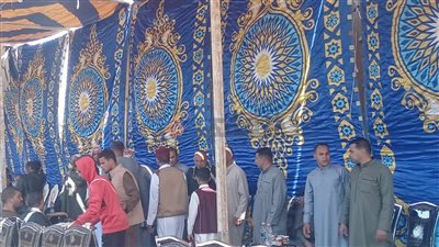 ريان المنيا.. توافد آلاف المواطنين لحضور مراسم تأبين الشاب الذي سقط بالبئر