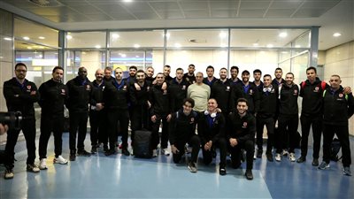 بعثة رجال وسيدات يد الأهلي تصل الجزائر للمشاركة في بطولتي السوبر الإفريقي وكأس الكؤوس