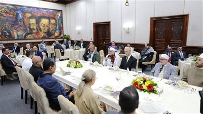 رئيس فنزويلا يستقبل موفدي الأوقاف بالقصر الجمهوري.. وإشادة عالمية بسفراء دولة التلاوة المصرية