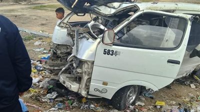 مصرع وإصابة 12 في حادث تصادم بالطريق الصحراوي بالبحيرة