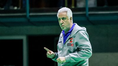 إبراهيم فخر الدين: الفوز بالثلاثية خير تتويج لمجهود لاعبات طائرة الأهلي