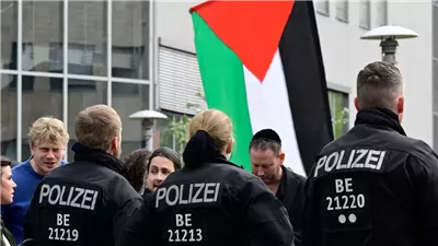 ضد الاحتلال الإسرائيلي.. الشرطة الألمانية تقطع الكهرباء عن مؤتمر مؤيد للفلسطينيين 