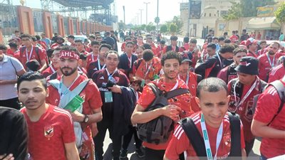 جماهير الأهلي تتوافد على ستاد القاهرة لحضور القمة أمام الزمالك | صور