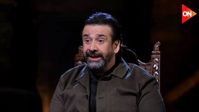 أصبح عالميا.. كريم عبد العزيز: الحشاشين نقطة مضيئة في الدراما المصرية.. وكان بيتشاف في روسيا والسويد