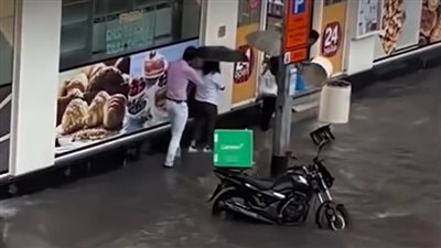 أمطار غزيرة تضرب دبي.. والمركز الوطني للأرصاد يحذر من التقلبات الجوية|فيديو 