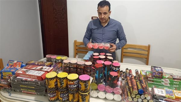 ضبط ألعاب نارية بالبحيرة