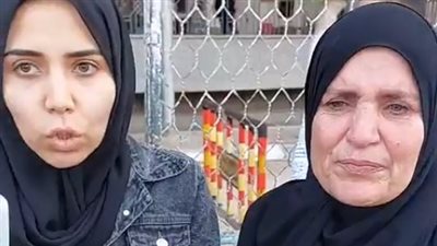 انهيار أسرة سائق التوك توك ضحية صديقه بالمحلة بعد تأجيل المحاكمة: قتله غدر بـ21 طعنة| بث مباشر 