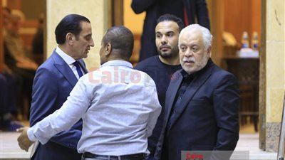 أشرف زكي وطارق علام يقدمان واجب العزاء في شيرين سيف النصر بمسجد الحامدية الشاذلية| صور