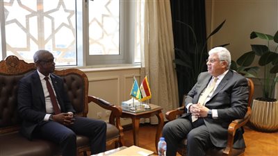 وزير التعليم العالي يؤكد حرص الوزارة على توفير كافة التسهيلات للطلاب الوافدين 