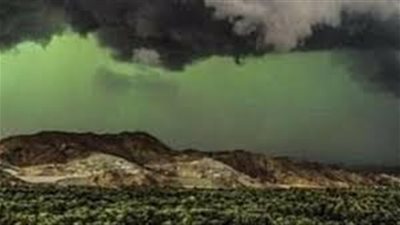 ما هي السحابة الخضراء التي ظهرت في الإمارات وعمان؟