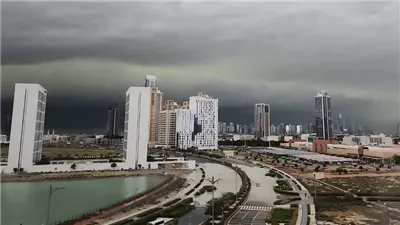 تحذيرات من تدني الرؤية.. الطقس اليوم في الإمارات غائم مع رياح مثيرة للغبار