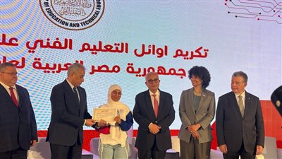 رضا حجازي يبكي بمؤتمر التعليم الفني: وفاة الدكتور محمد مجاهد مأثرة فيا نفسيًا