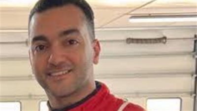 مصري ينقذ مسنا إيرانيا من مياه السيول والأمطار في الإمارات| فيديو