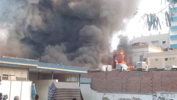 جانب من الحريق