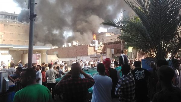 جانب من الحريق