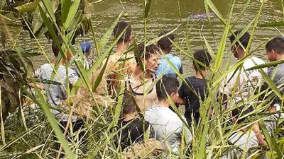 جثتين و12 مصابا.. ننشر أسماء ضحايا انقلاب ميكروباص في ترعة بأسيوط | صور