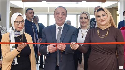 محافظ الإسكندرية يفتتح أعمال تطوير مدخل ديوان عام المحافظة للتعريف بالشخصيات التاريخية 
