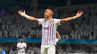 الأمور كانت منتهية.. شوبير يكشف مفاجأة في فشل انتقال سفيان رحيمي إلى الأهلي