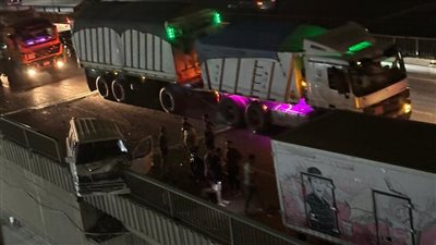 إصابة 6 أشخاص في تصادم ميكروباص بسيارة أعلى الطريق الدائري بالجيزة 