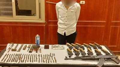 القبض 3 متهمين بإدارة ورشة لتصنيع الأسلحة النارية بسوهاج والمنيا 