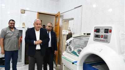 بعد شكاوى المرضى.. تزويد مستشفى دشنا بقنا بـ 12 ماكينة غسيل كلوي جديدة