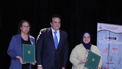 وزير الصحة: لا أمتلك حسابات على إنستجرام وفيس بوك 