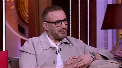 أحمد السقا يكشف طبيعة مرضه.. وعمرو أديب: أنت معدّي الهضبة في الصحة