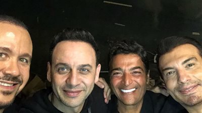 مصطفى قمر يشوق الجمهور بمفاجأة تجمعه بجيل التسعينات