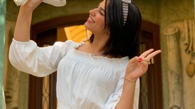 أمل سمير تبدأ التحضير لسيت كوم “جوازة بيضا” (صور)