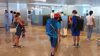 الغردقة وشرم الشيخ تستقبلان 286 سائحًا من أوكرانيا وسويسرا