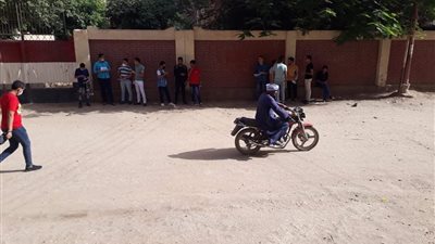 نقل طالب للاشتباه في إصابته بفيروس كورونا أثناء أداء امتحانات الثانوية العامة بسوهاج