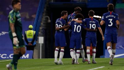 جيرو يقود هجوم تشيلسي أمام كريستال بالاس في البريميرليج