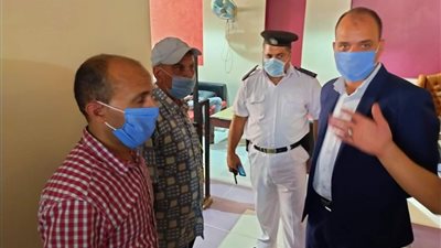 تحرير 11 محضرا ضد مقاهي لعدم الالتزام بنسبة 25 % والإجراءات الاحترازية بالبحيرة (صور)