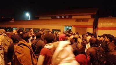 توقف حركة القطارات فى بنى سويف لإنقاذ شاب حقن نفسه بمخدر داخل حمام القطار