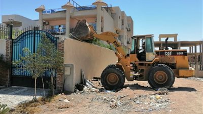 محافظ البحر الأحمر: بدء الموجة الـ16 لإزالة التعديات وتنفيذ 50 حالة في الساعات الأولى بالغردقة (صور)