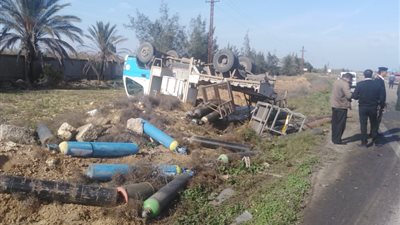 مصرع وإصابة 13 شخصاً فى حادث تصادم “تريلا” مع ميكروباص غرب الإسكندرية