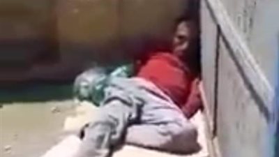 العثور على جثة متوفى مشتبه فى إصابته بـ”كورونا” بجوار مستشفى سوهاج.. والصحة تحقق (صور)